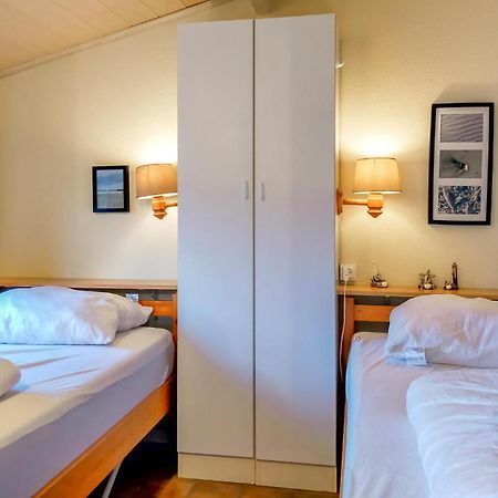 Amazing home in Oostduinkerke with WiFi&3 Bedrooms Buitenkant foto